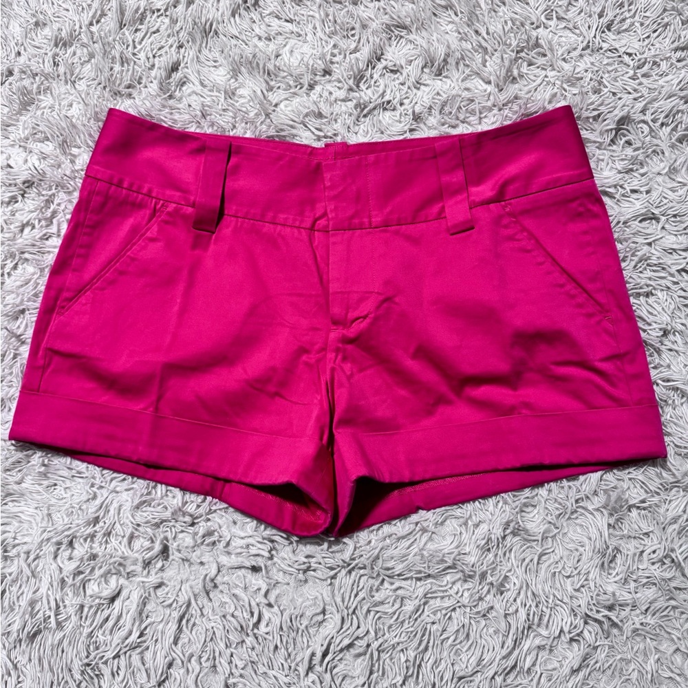 Alice Olivia women’s hot pink shorts!!